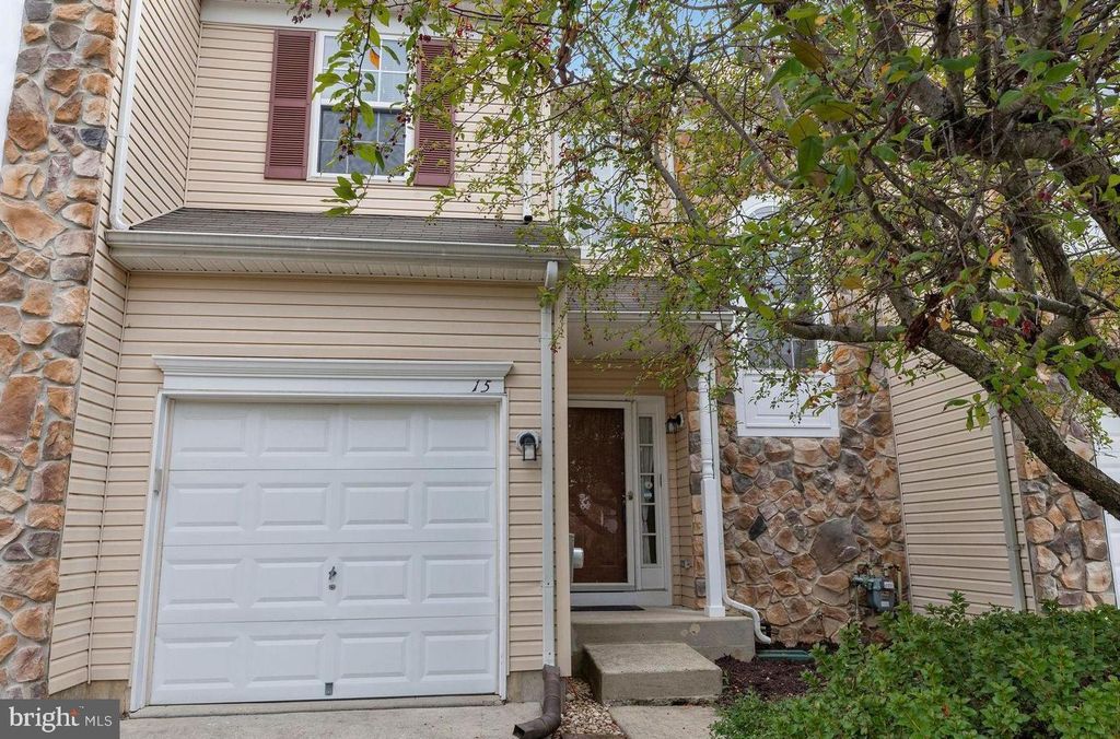 15 WYNDHAM CT, Bordentown, NJ 08505