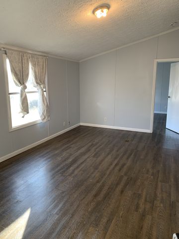 901 E 9th St, Columbia, TN 38401