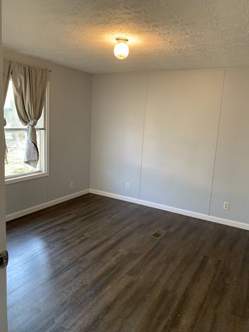 901 E 9th St, Columbia, TN 38401