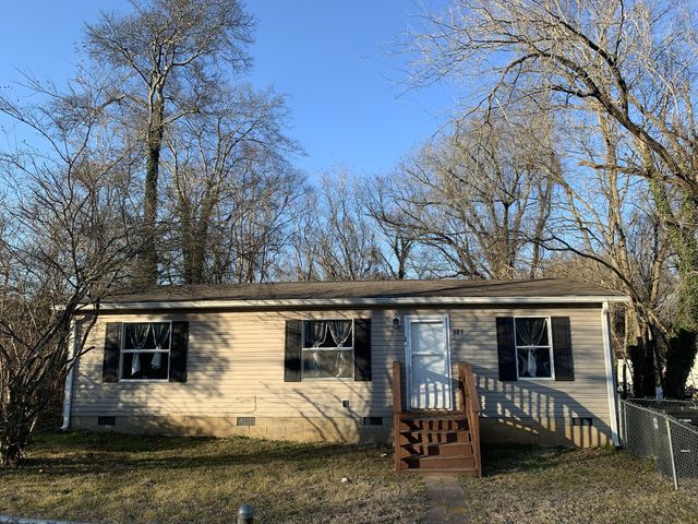 901 E 9th St, Columbia, TN 38401