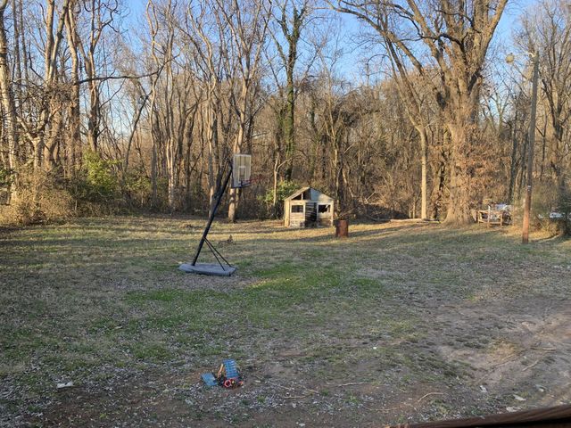 901 E 9th St, Columbia, TN 38401