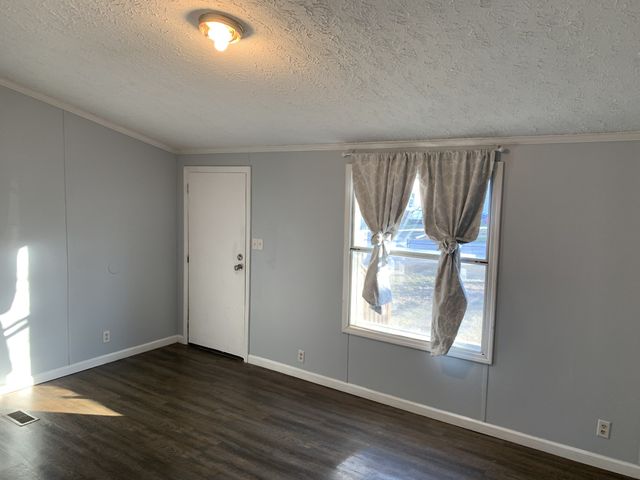 901 E 9th St, Columbia, TN 38401