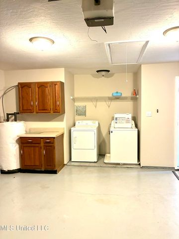 20044 Commission Road, Long Beach, MS 39560