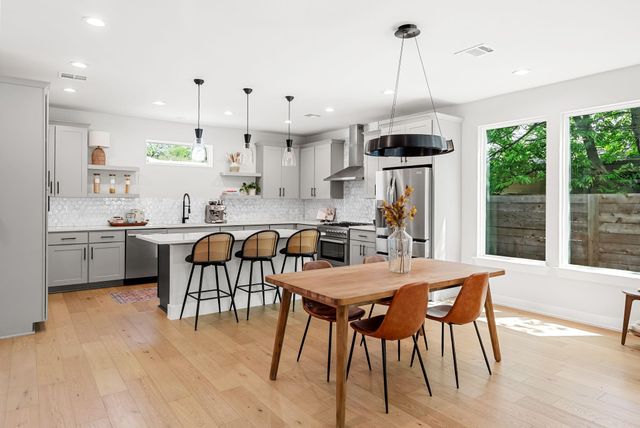 5109 Stone Gate DR 1, Austin, TX 78721