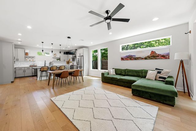 5109 Stone Gate DR 1, Austin, TX 78721