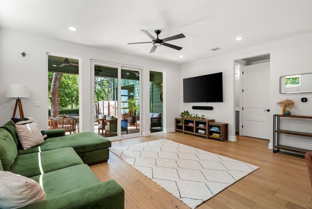 5109 Stone Gate DR 1, Austin, TX 78721