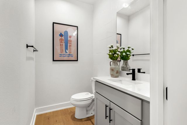 5109 Stone Gate DR 1, Austin, TX 78721