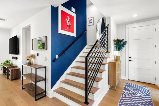 5109 Stone Gate DR 1, Austin, TX 78721