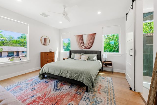 5109 Stone Gate DR 1, Austin, TX 78721