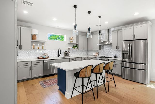 5109 Stone Gate DR 1, Austin, TX 78721