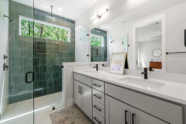 5109 Stone Gate DR 1, Austin, TX 78721