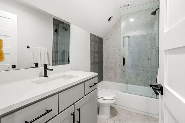 5109 Stone Gate DR 1, Austin, TX 78721