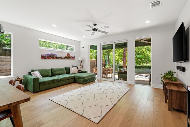 5109 Stone Gate DR 1, Austin, TX 78721