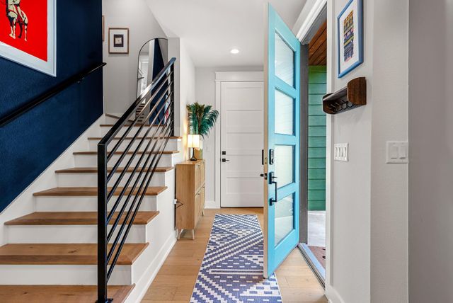 5109 Stone Gate DR 1, Austin, TX 78721