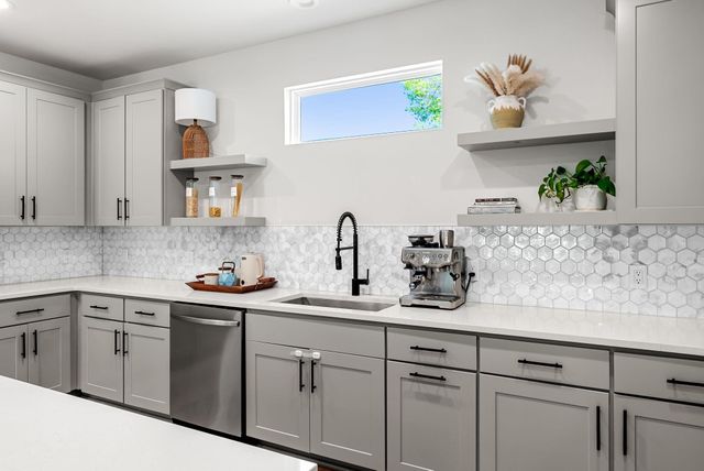 5109 Stone Gate DR 1, Austin, TX 78721