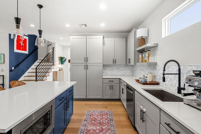 5109 Stone Gate DR 1, Austin, TX 78721