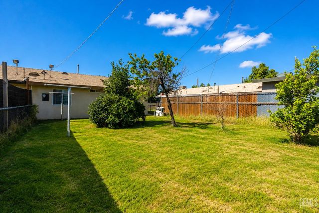 1412 E 11th Street, Bakersfield, CA 93307