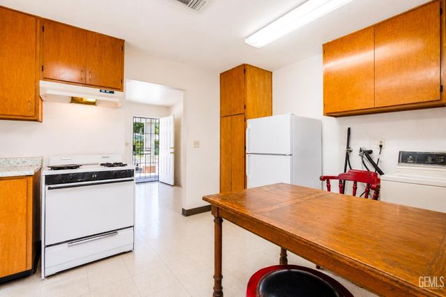 1412 E 11th Street, Bakersfield, CA 93307