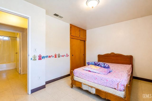1412 E 11th Street, Bakersfield, CA 93307