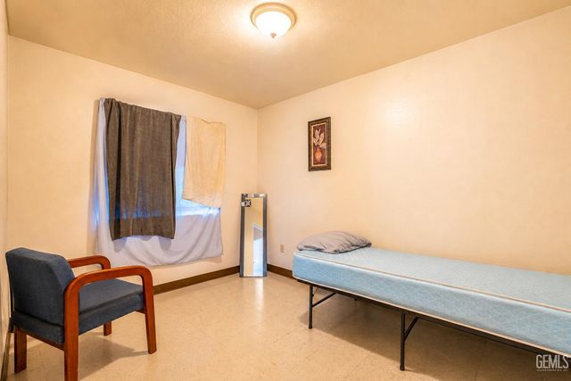 1412 E 11th Street, Bakersfield, CA 93307