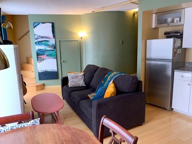 12 Stoneholm 521, Boston, MA 02115