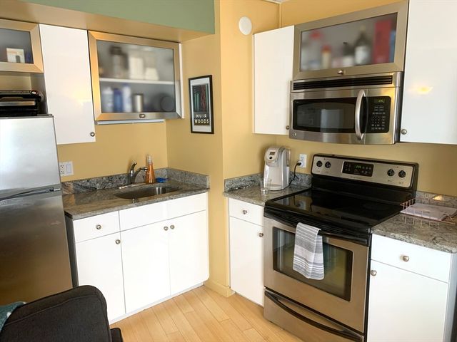 12 Stoneholm 521, Boston, MA 02115