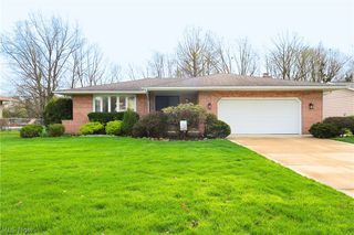 6663 Donna Rae Drive, Seven Hills, OH 44131