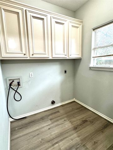 3002 Pine Chase Drive, Montgomery, TX 77356