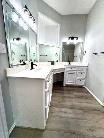 3002 Pine Chase Drive, Montgomery, TX 77356