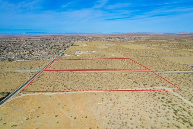 Cor Avenue T 106ths Ste, Sun Village, CA 93543