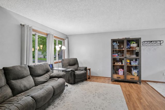 9115 Janero Avenue S, Cottage Grove, MN 55016