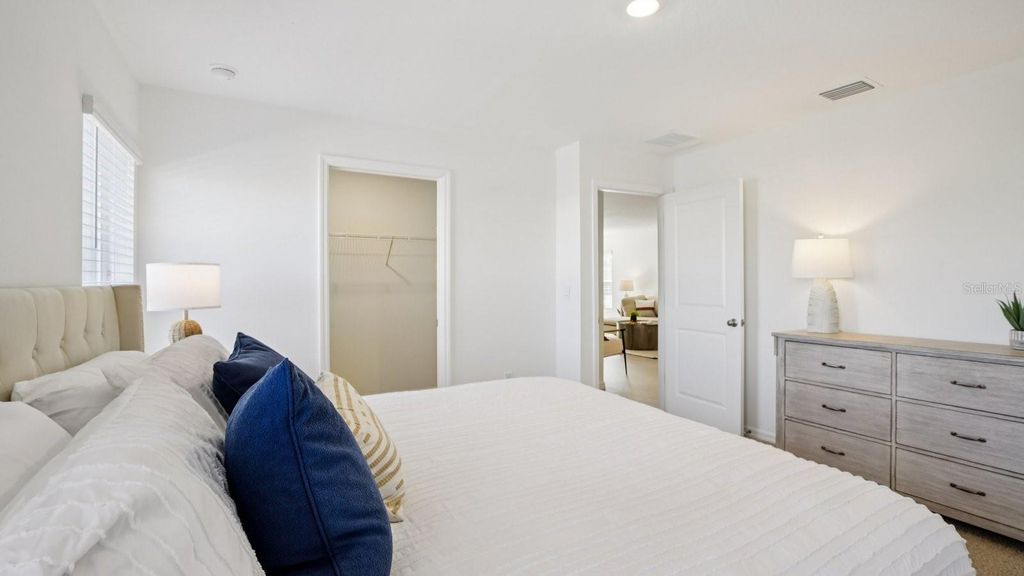 Image 19 of property listing at 12038 NOBLE CHASE PATH, Dade City, FL 33525