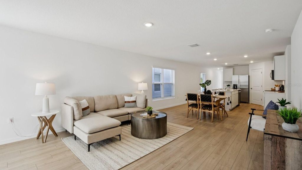 Image 5 of property listing at 12038 NOBLE CHASE PATH, Dade City, FL 33525