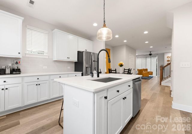 648 W End Drive, Charlotte, NC 28208