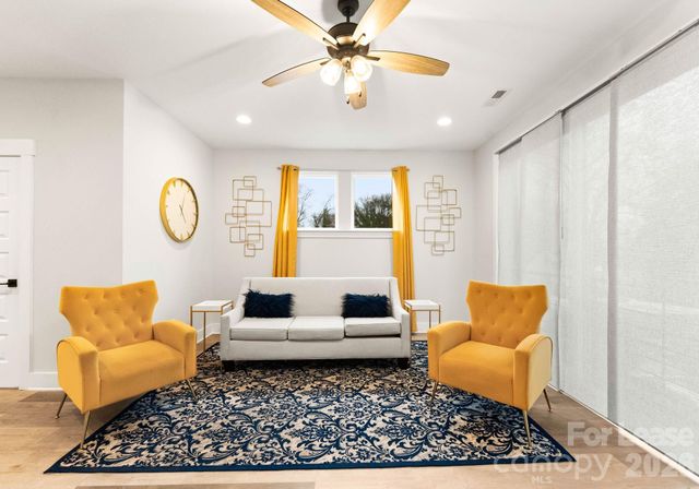 648 W End Drive, Charlotte, NC 28208