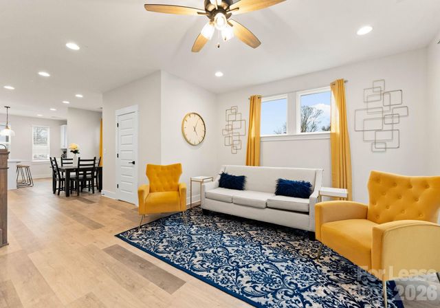 648 W End Drive, Charlotte, NC 28208