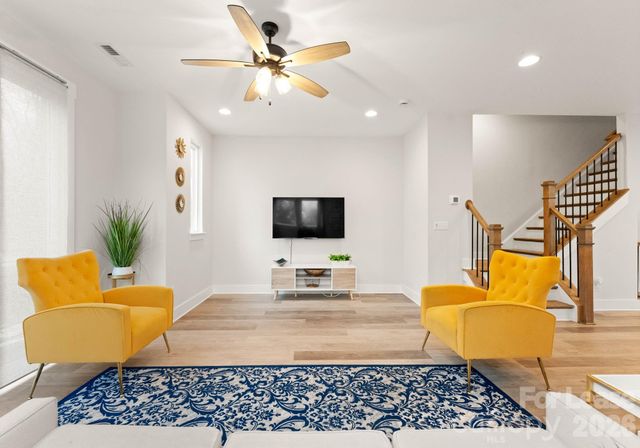 648 W End Drive, Charlotte, NC 28208