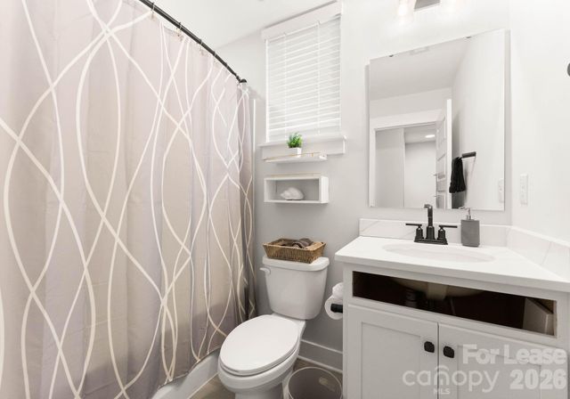 648 W End Drive, Charlotte, NC 28208