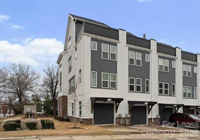 648 W End Drive, Charlotte, NC 28208