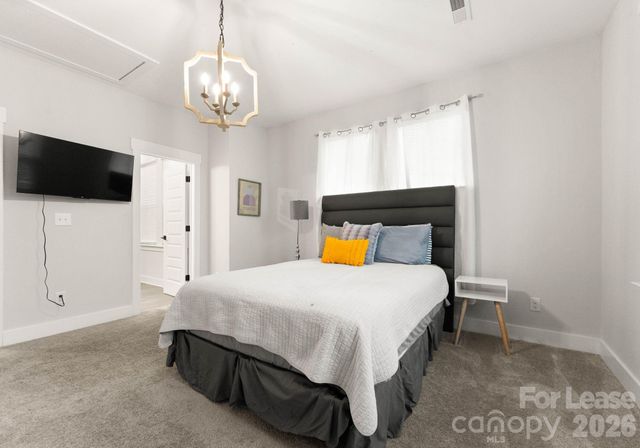 648 W End Drive, Charlotte, NC 28208