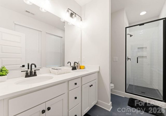 648 W End Drive, Charlotte, NC 28208