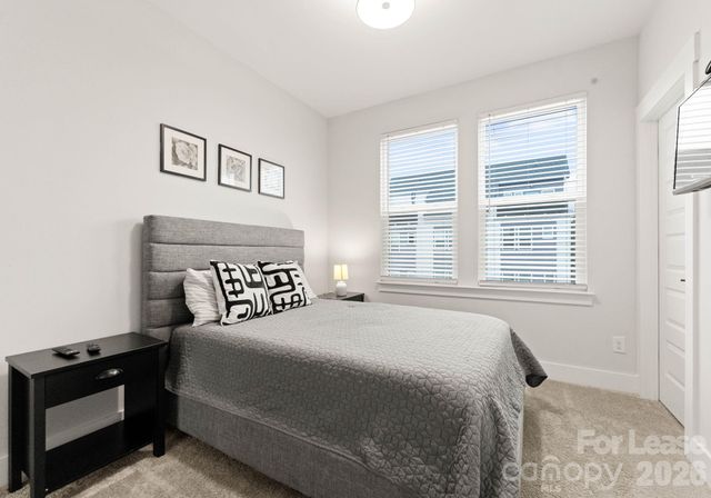 648 W End Drive, Charlotte, NC 28208