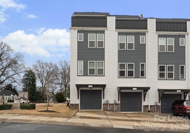648 W End Drive, Charlotte, NC 28208