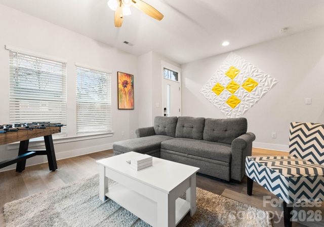 648 W End Drive, Charlotte, NC 28208