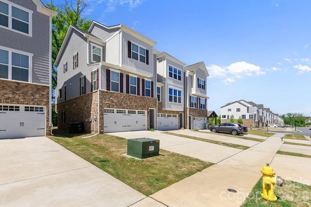 9866 Oaklawn Boulevard NW, Huntersville, NC 28078