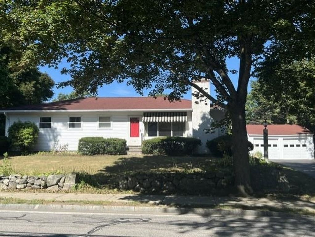 Image 1 of property listing at 124 mill Road, Hampton, NH 03842