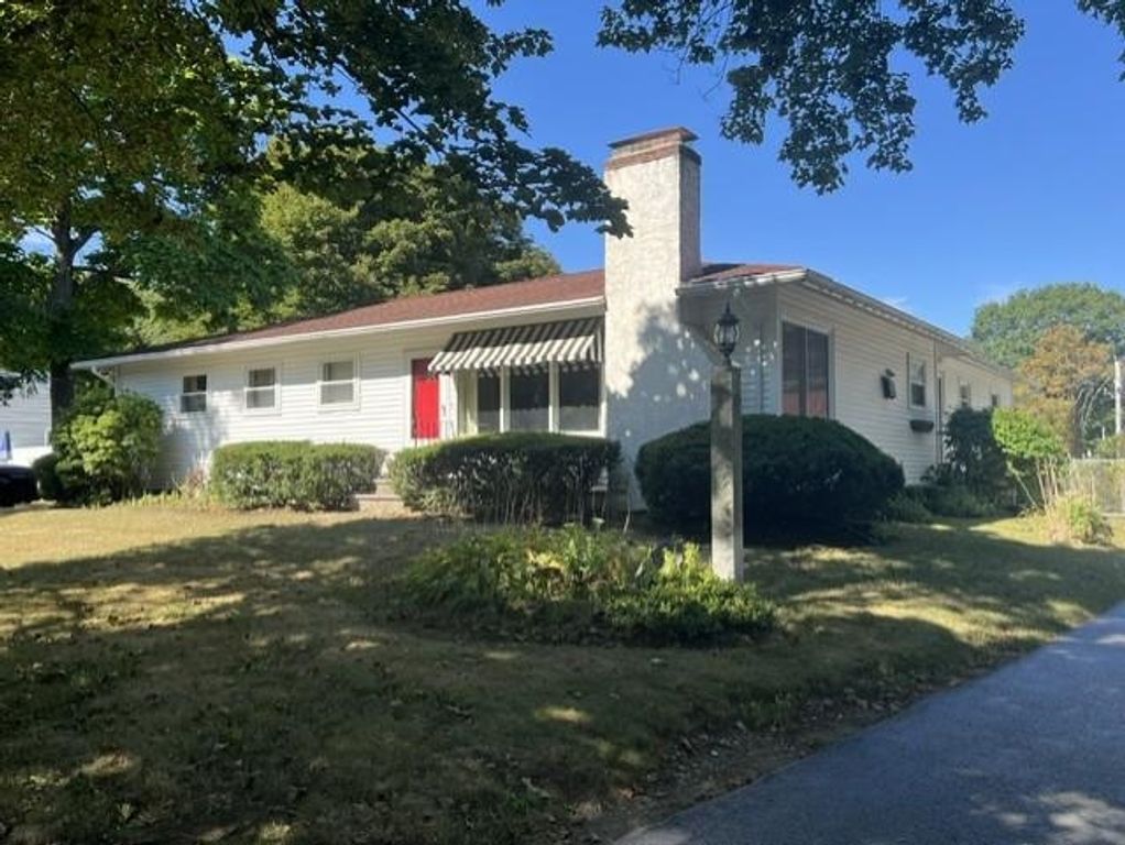 Image 2 of property listing at 124 mill Road, Hampton, NH 03842