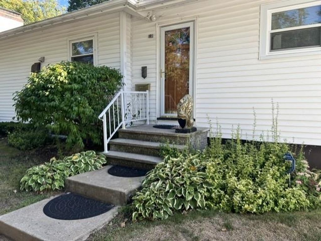 Image 3 of property listing at 124 mill Road, Hampton, NH 03842