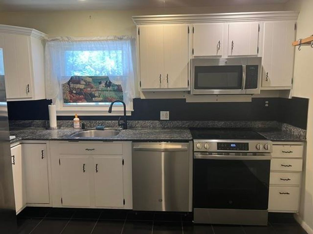 Image 5 of property listing at 124 mill Road, Hampton, NH 03842