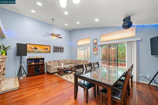 207 Babbling Brook Way, Pittsburg, CA 94565